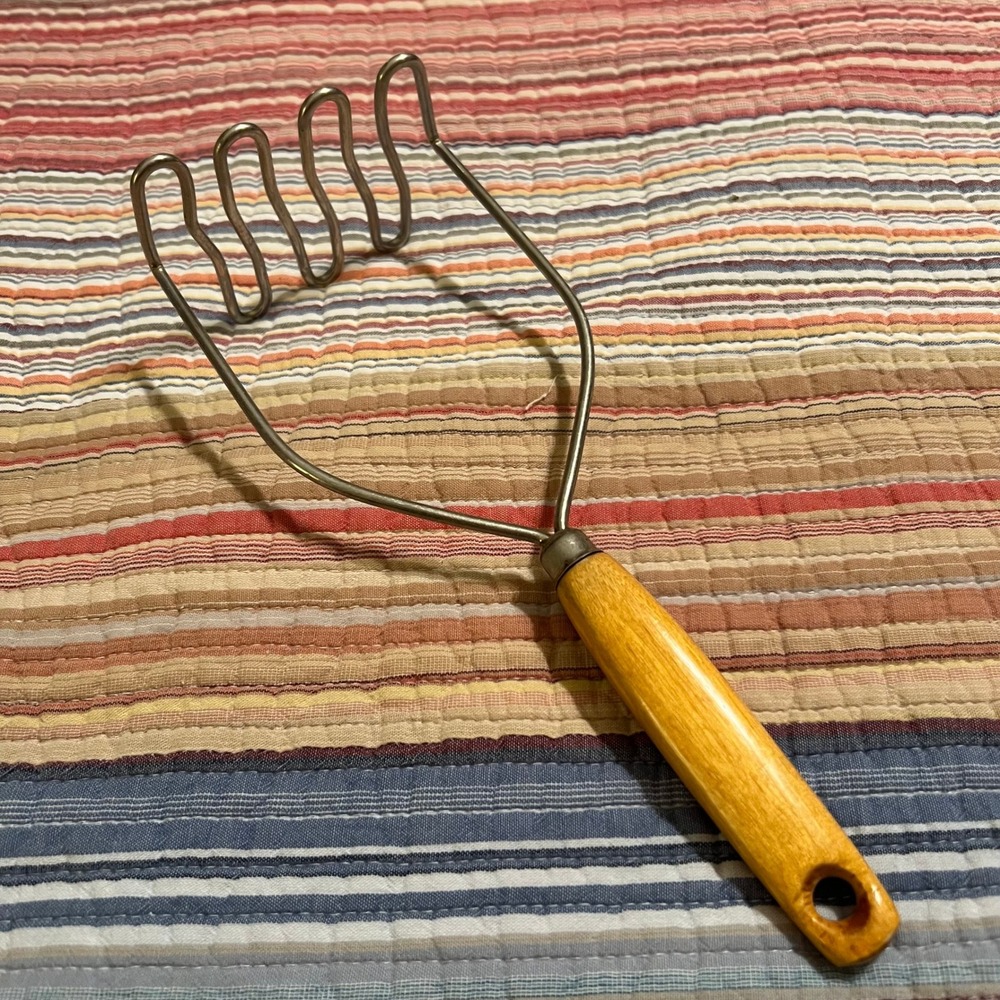 Retro Wire Potato Masher Wooden Handle Kitchen Utensil